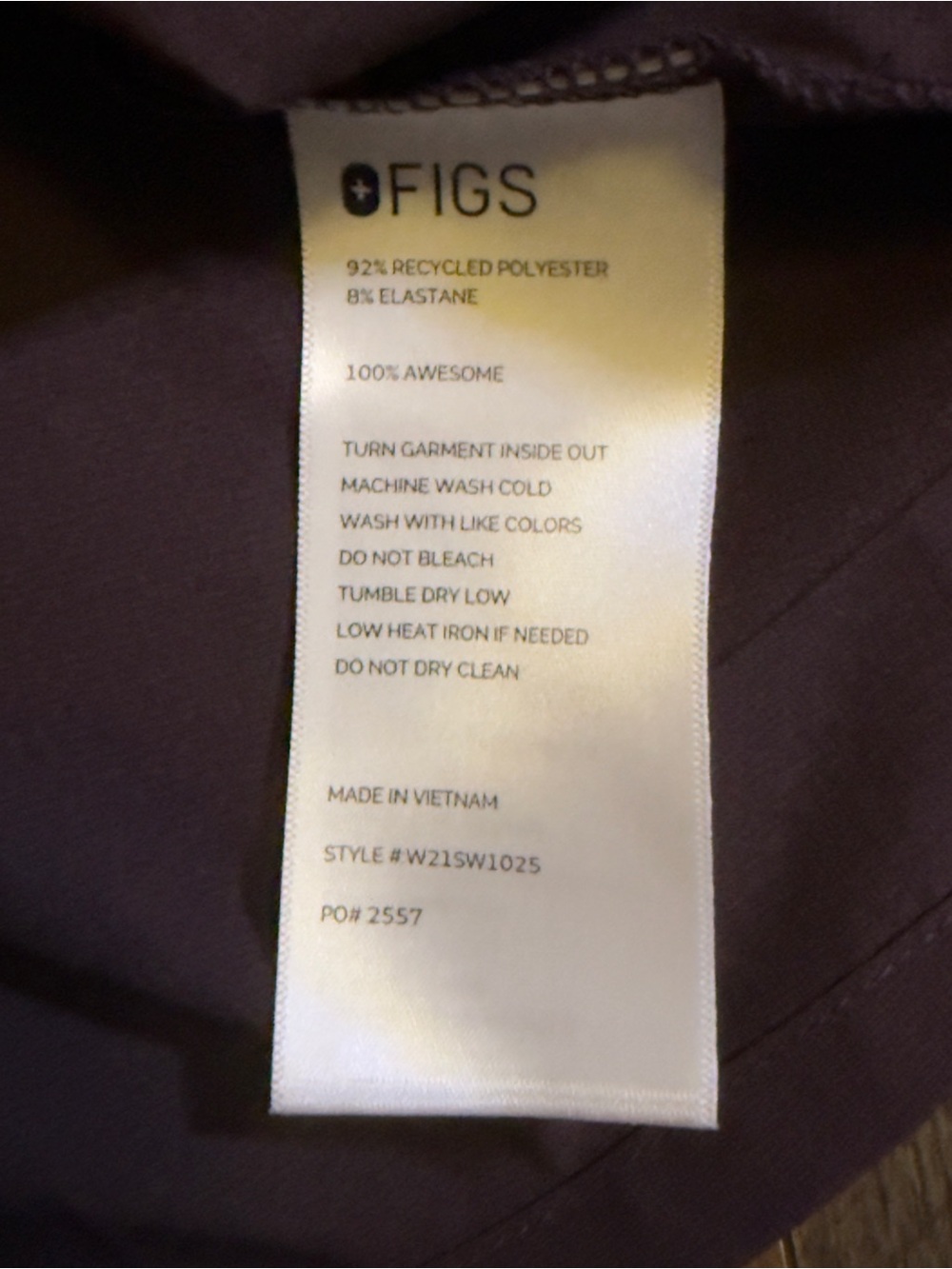 FIGS FreeX Catarina one pocket scrub top, dark fig size medium M - Picture 4 of 5